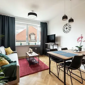 apartament-ogrod-krasinskich.warsawhotelspoland.com/